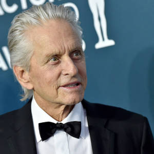 Michael Douglas At Golden Globe Awards Wallpaper