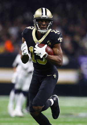 Michael Thomas Protecting Ball Wallpaper