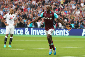 Michail Antonio Arms Wide Open Wallpaper