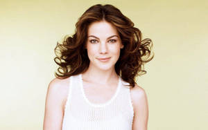 Michelle Monaghan Lovely Curly Hair Wallpaper