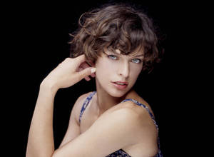 Milla Jovovich Model Classy Lovely Wallpaper