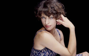 Milla Jovovich Sexy Alluring Photoshoot Wallpaper