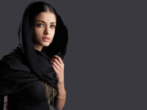 Minimalist Indian Woman Actress Aishwarya Rai Black Dupatta Outfit Wallpaper