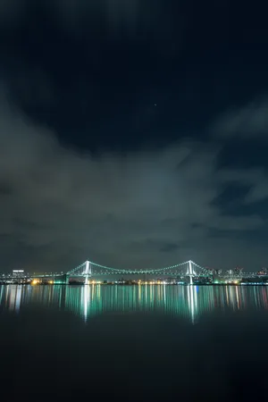 Minimalist Rainbow Bridge In Tokyo Wallpaper