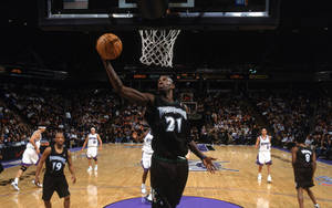 Minnesota Timberwolves Kevin Garnett Layup Wallpaper