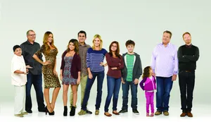 Modern Family Comedy Sitcom Wallpaper