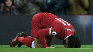 Mohamed Salah Bowing Down Wallpaper