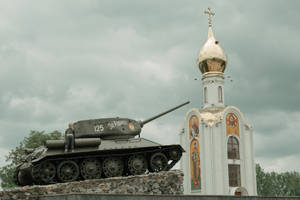 Moldova The Tank Monument Wallpaper