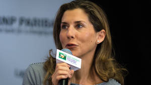 Monica Seles Speaking At An Event Wallpaper