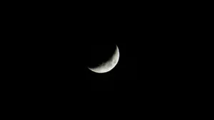 Moon 5120 X 2884 Wallpaper