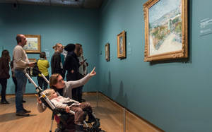 Mother And Daughter At Van Gogh Museum Wallpaper