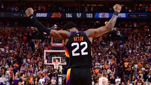 Nba Finals Deandre Ayton Phoenix Suns Wallpaper