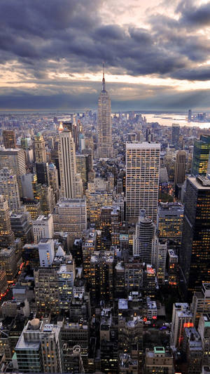 New York City Iphone X Stormy Skies Wallpaper