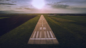 Number 28 Runway Wallpaper