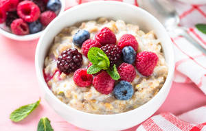 Nutritious Overnight Oatmeal With Mixed Berries Wallpaper