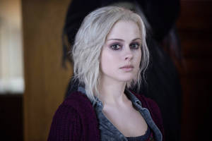 Olivia Moore M.d. Actress Rose Mciver In Izombie Wallpaper