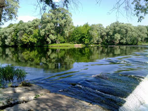 Outdoor River And Weir Wallpaper