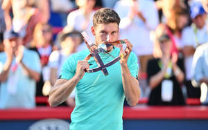 Pablo Carreno Busta Kissing His Trophy Wallpaper