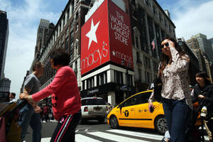 Passersby Outside Macys Wallpaper