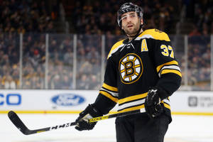 Patrice Bergeron Boston Bruins Black Wallpaper