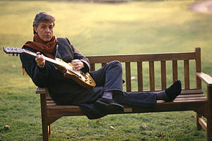 Paul Mccartney Guitar Bench Wallpaper