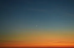 Peaceful Relaxing Crescent Moon Wallpaper