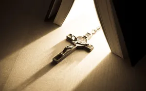 Pendant Of Jesus On Cross Wallpaper