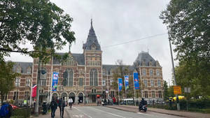 People On Street Of Rijksmuseum Wallpaper