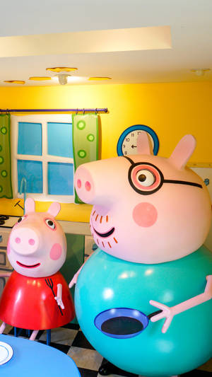 Peppa Pig Phone Life-sized Statues Wallpaper