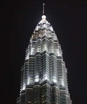 Petronas Skyscraper At Night Wallpaper