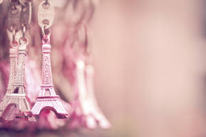 Pink Eiffel Tower Keychains Wallpaper
