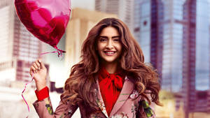 Playful Sonam Kapoor Wallpaper