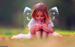 Pretty Little Girl Fairy Wallpaper