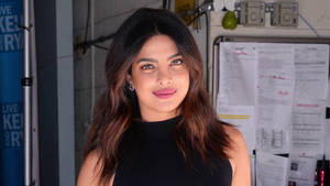 Priyanka Chopra Natural Look Wallpaper