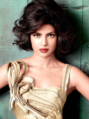 Priyanka Chopra With Short Hair Wallpaper