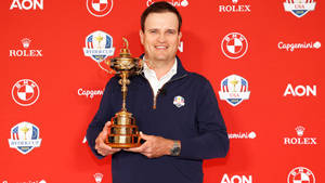 Professional Golfer Zach Johnson Receiving The Aon Award Wallpaper