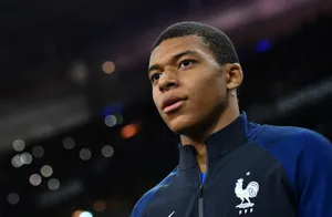 Psg Blue Jersey Kylian Mbappe Wallpaper