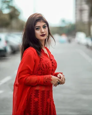 Pure Red Arishfa Khan Wallpaper