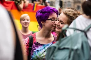 Purple Hair Mujeres Lesbianas Wallpaper