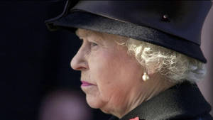 Queen Elizabeth Side View Photograph Wallpaper