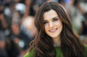 Rachel Weisz In The Red Carpet Wallpaper