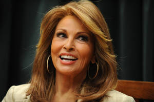 Raquel Welch The Secrets Of Timeless Appeal Book Signing Wallpaper