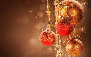 Red And Gold Festive Christmas Balls Decoration Wallpaper