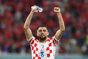 Red Checkered Mateo Kovacic Wallpaper