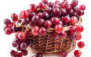 Red Grape In A Basket Wallpaper