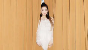 Red Velvet Girl Yeri Wallpaper