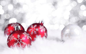 Red White Holiday Balls Wallpaper
