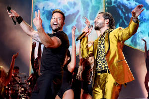 Ricky Martin Duet Wallpaper