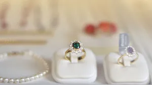 Rings, Boxes, Ornaments, Blurring Wallpaper