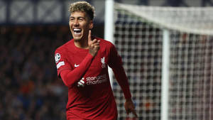 Roberto Firmino Celebrates Wallpaper